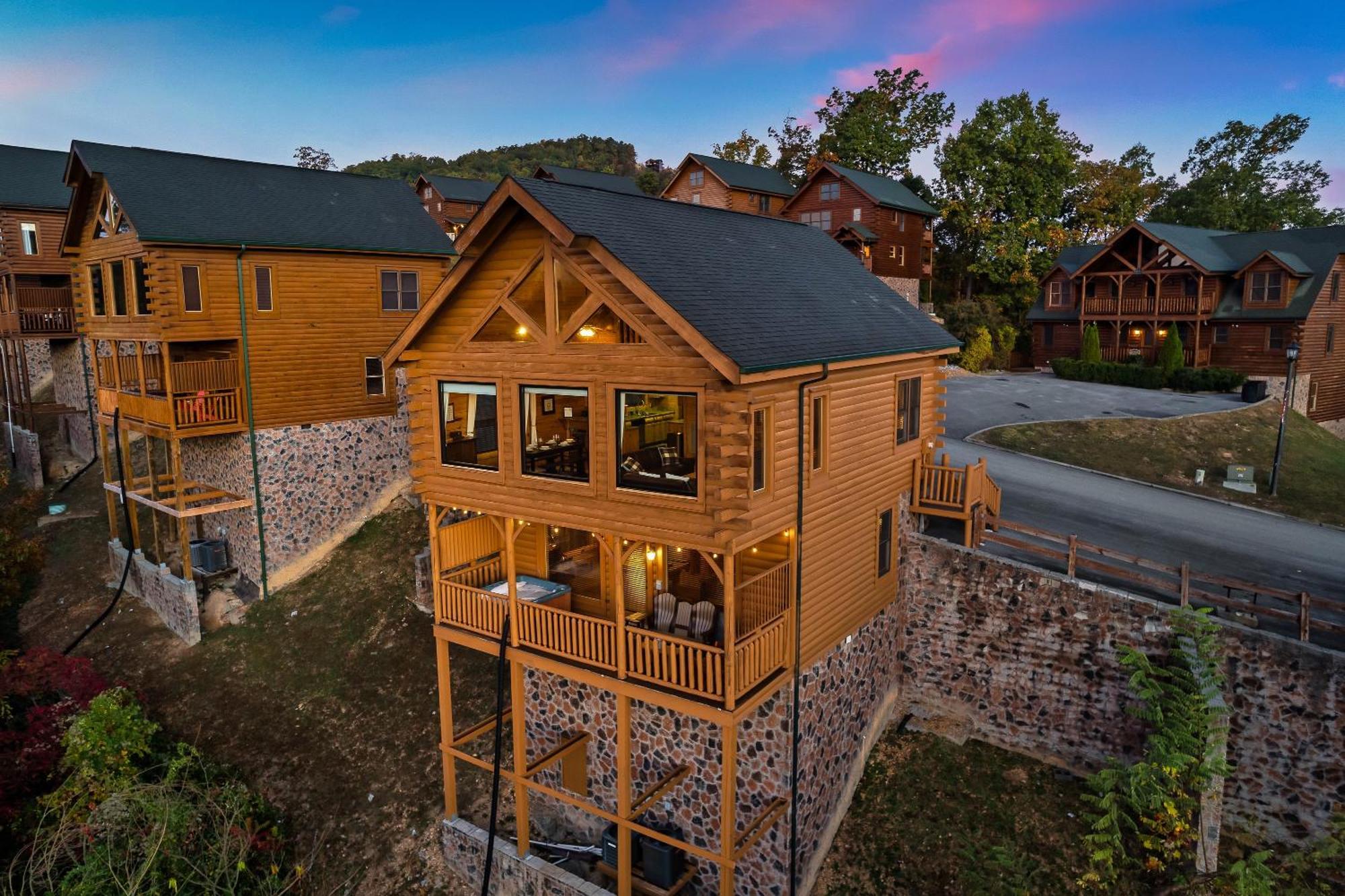 Epic Mountain Views, Hot Tub, Game Room, Sleeps 10 เซอเวียร์วีล ภายนอก รูปภาพ